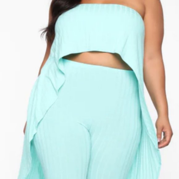 Fashion Nova ** Minty Hi-Low two-piece set - Picture 5 of 7